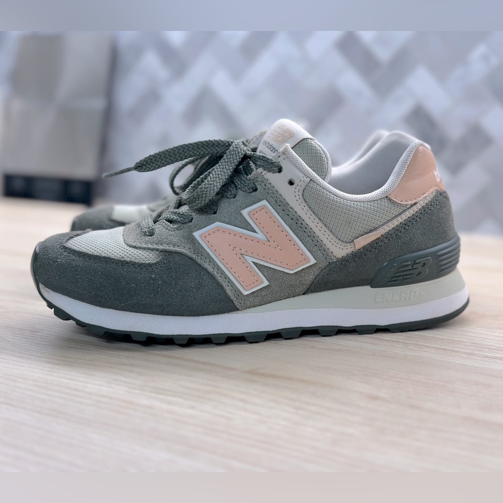 New Balance women 574 Green and Pink Sneakers 6.5